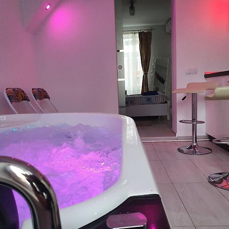White House & Jacuzzi Daire Sibiu Dış mekan fotoğraf