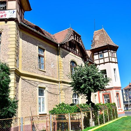 White House & Jacuzzi Daire Sibiu Dış mekan fotoğraf